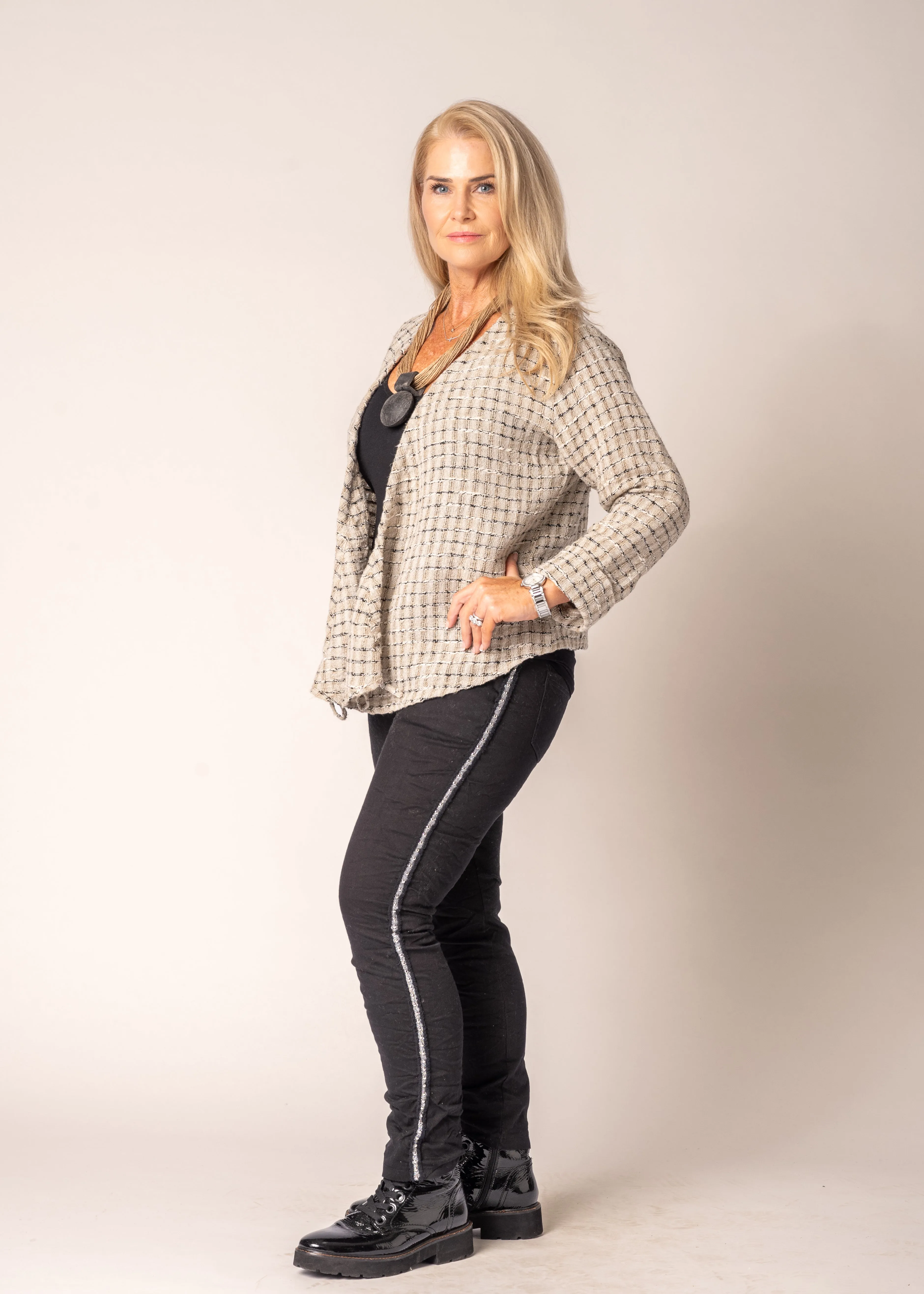 Amara Linen Jacket in Latte