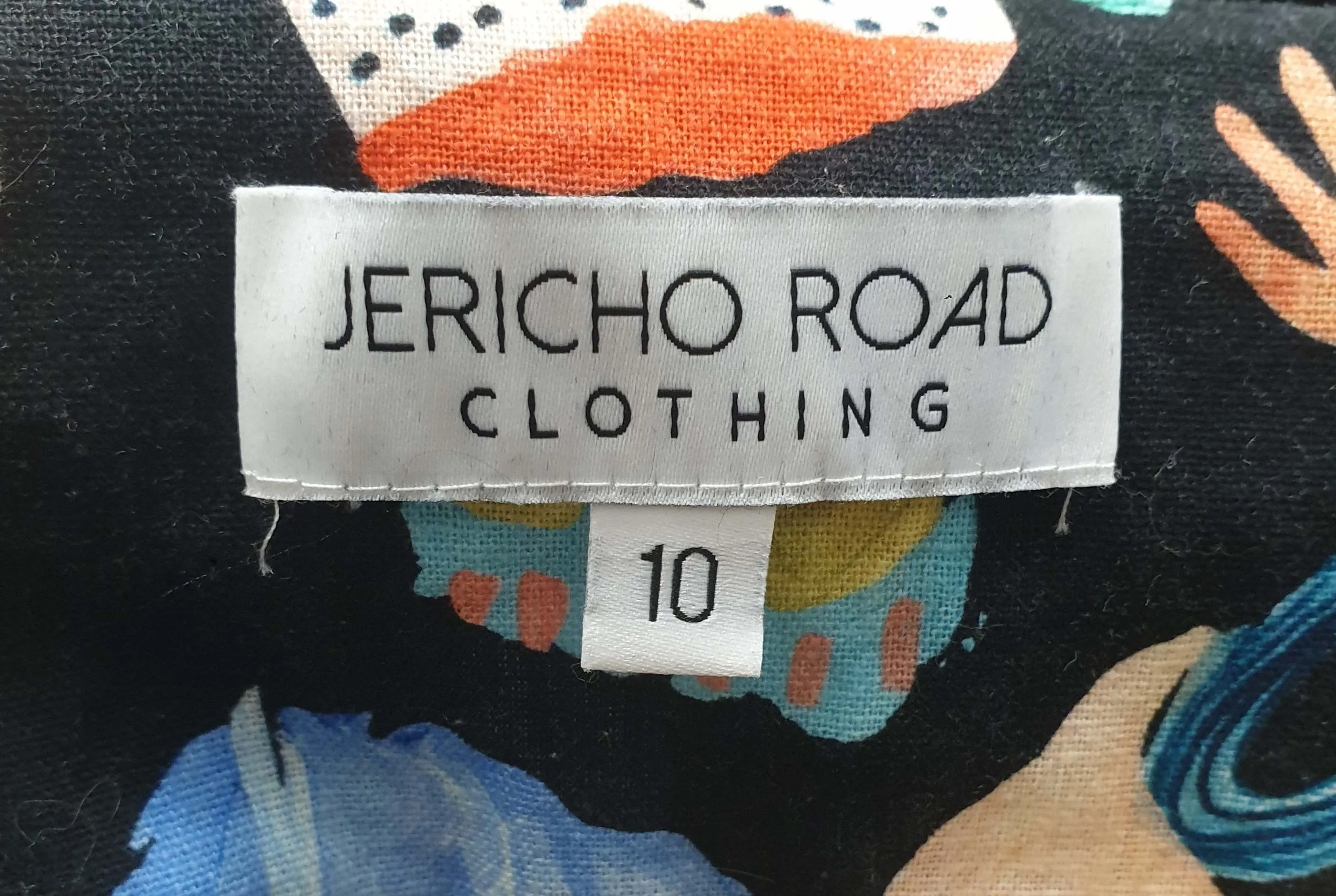 Jericho Road colourful print 3/4 sleeve top size 10