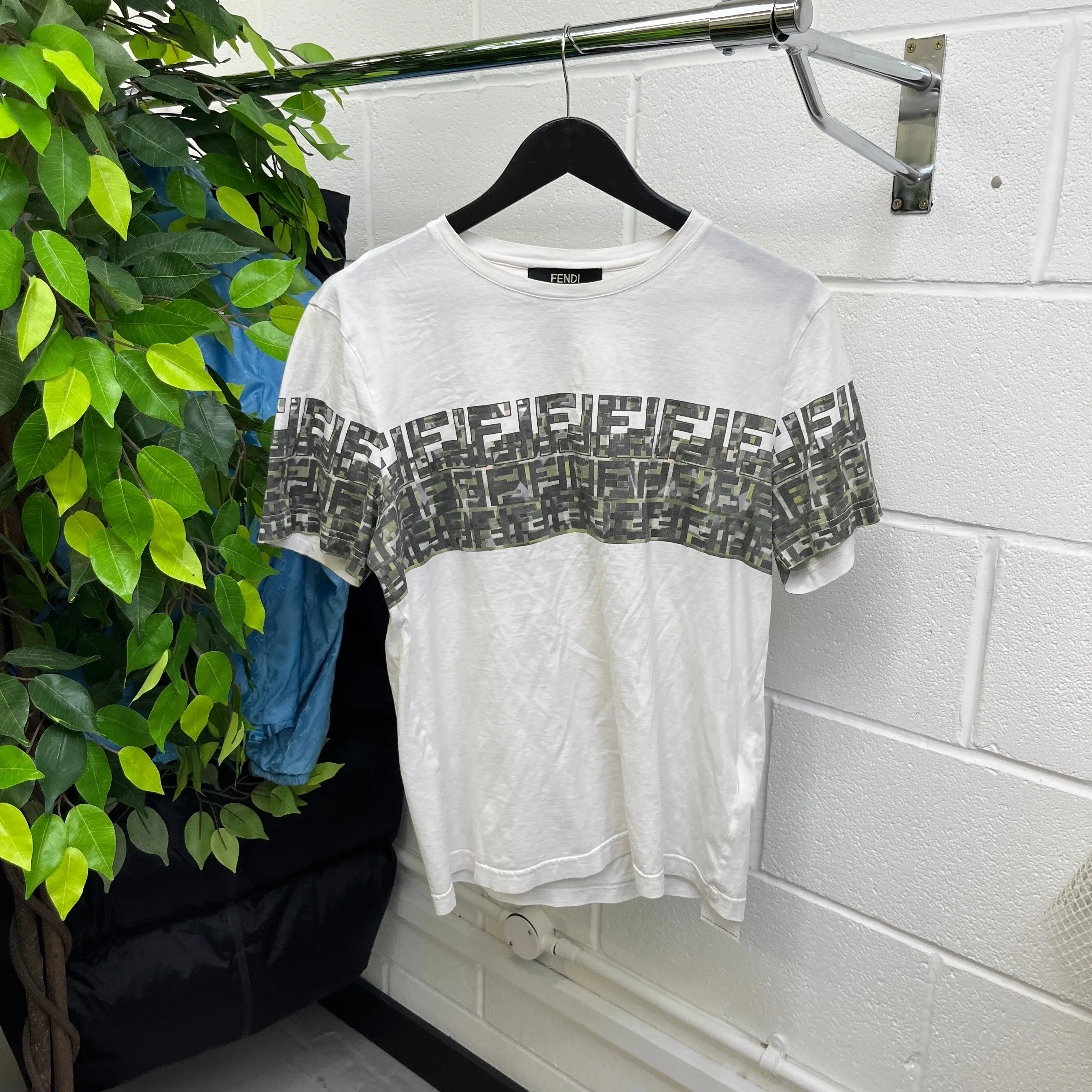 Men's Camo Logo Print T-Shirt White Size L