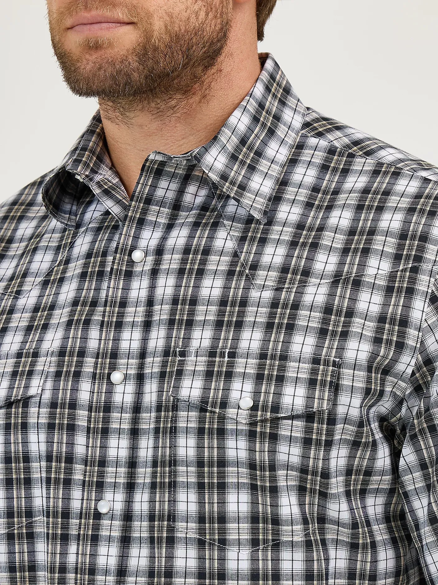 Men's Wrangler Wrinkle Resist Short Sleeve Western Snap Plaid Shirt - 112359509