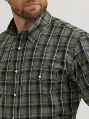 OLIVE GREEN WRINKLE RESIST WRANGLER SNAP SHIRT
