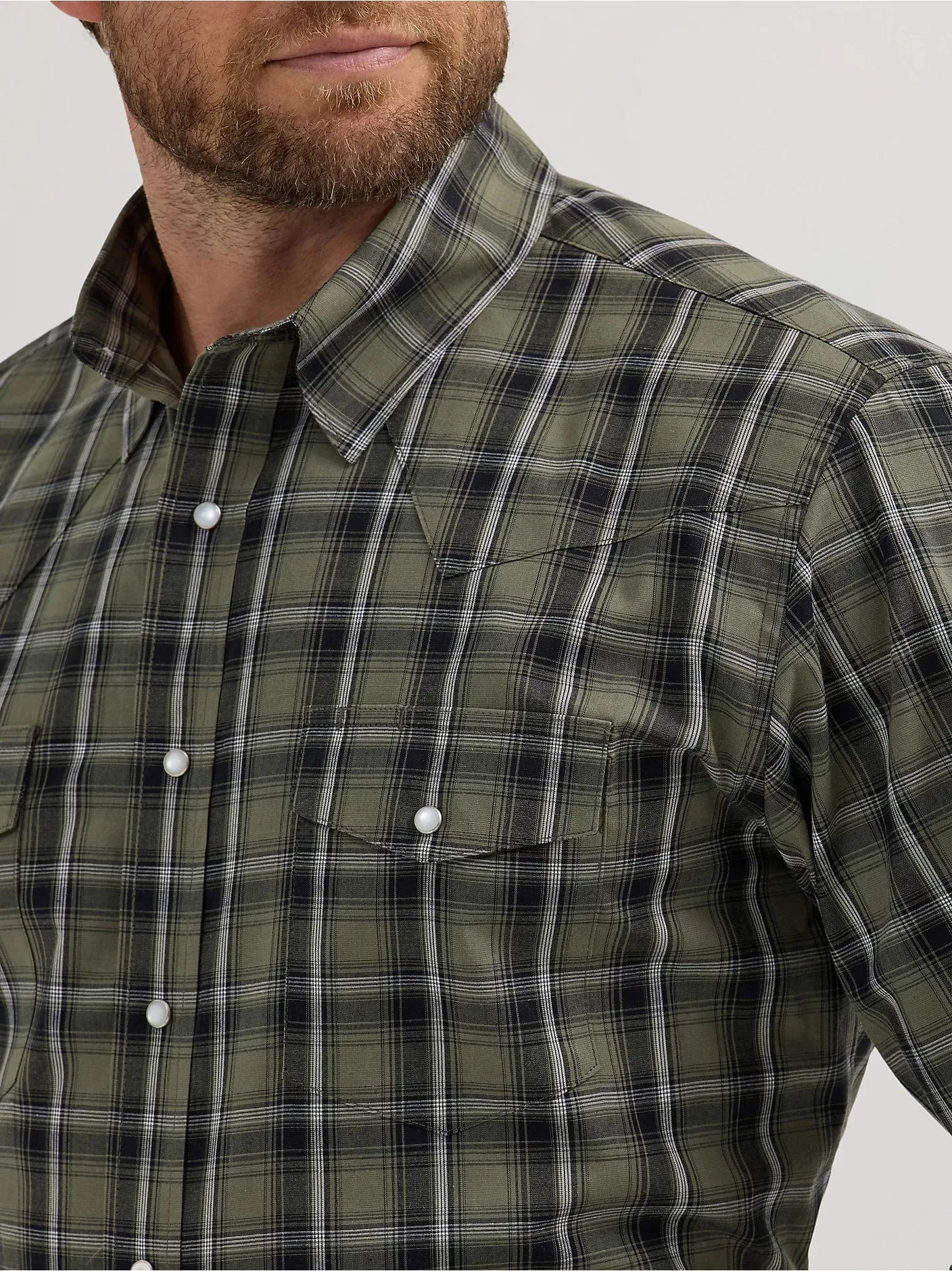 OLIVE GREEN WRINKLE RESIST WRANGLER SNAP SHIRT